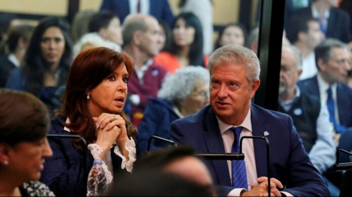 cristina-kirchner-y-su-abogado-carlos-beraldi-f